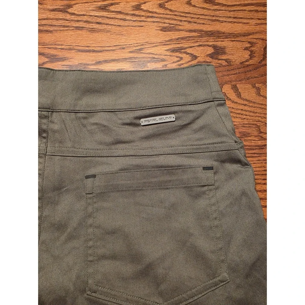 NWT Pearl‎ Izumi Rove Shorts Womens Sz 4 Olive Green Belted Casual Cycling 5.5